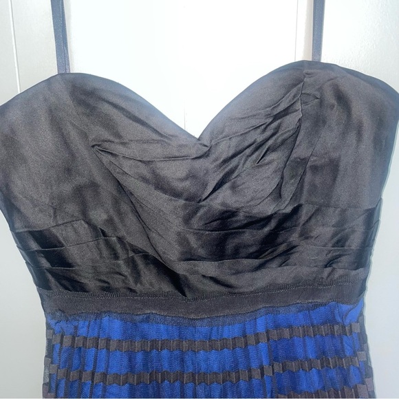 BCBG MaxAzria Neena Black and Blue Pleated Strapless Cocktail Dress Size 8 - Picture 3 of 9